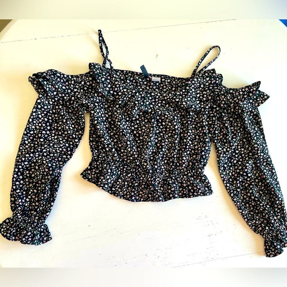 H&M Divided Long Sleeve Off Shoulder Summer Crop Top